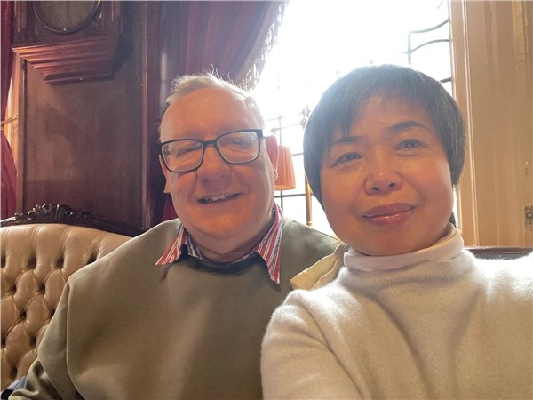 都柏林历史的讲述者，“世界因爱而生”全球春晚的记录者——爱尔兰著名导游，特色旅游品牌创始人Dave&nbsp;Kavanagh 