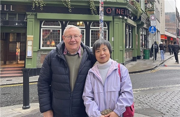 都柏林历史的讲述者，“世界因爱而生”全球春晚的记录者——爱尔兰著名导游，特色旅游品牌创始人Dave&nbsp;Kavanagh 