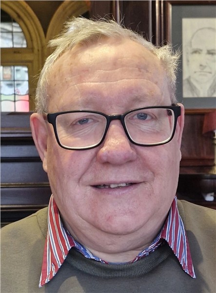 都柏林历史的讲述者，“世界因爱而生”全球春晚的记录者——爱尔兰著名导游，特色旅游品牌创始人Dave&nbsp;Kavanagh 