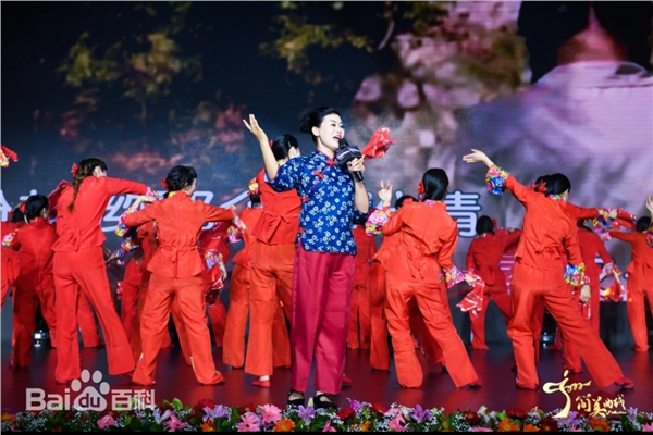 硝烟虽远，精神永存——《中国道路》原唱人民艺术家奔月担任“硬骨头六连”十六勇士迎新春晚总策划导演为英雄赞歌