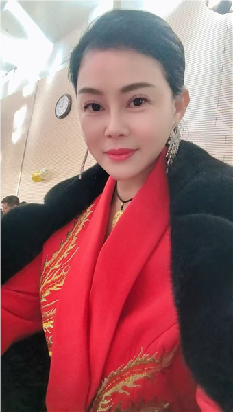 硝烟虽远，精神永存——《中国道路》原唱人民艺术家奔月担任“硬骨头六连”十六勇士迎新春晚总策划导演为英雄赞歌