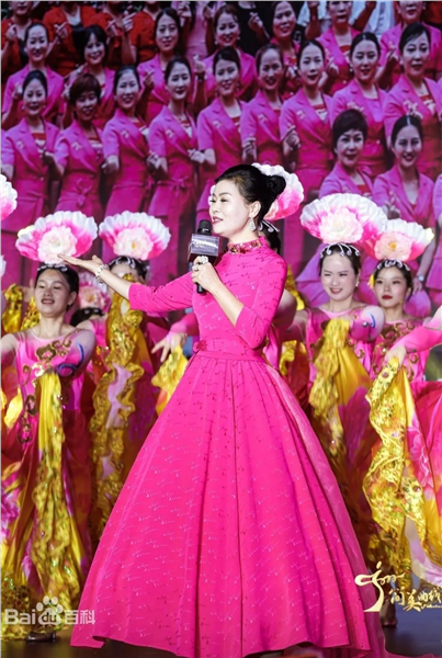 硝烟虽远，精神永存——《中国道路》原唱人民艺术家奔月担任“硬骨头六连”十六勇士迎新春晚总策划导演为英雄赞歌