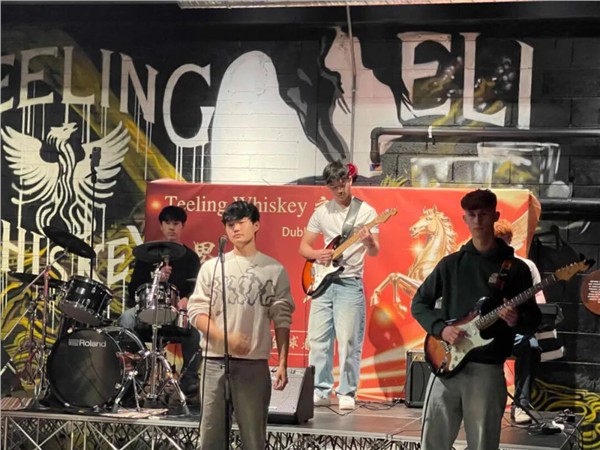 2026 Teeling Whiskey之夜，音乐与美酒共舞  /  UNTITLED乐队燃爆"世界因爱而生"全球春晚