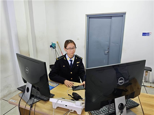 郝家才俊青春在岗，认真实习温暖同行