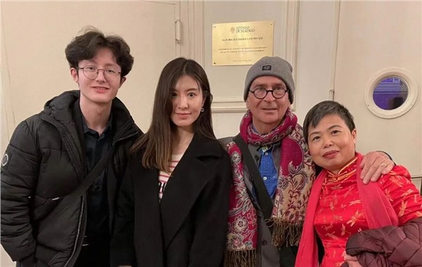 _IBK_4.jpg Teeling Whisky之夜,中爱混血儿Seán Hughes光采夺目 爱尔兰中国年破圈,“世界因爱而生”全球春晚四国主持人同台