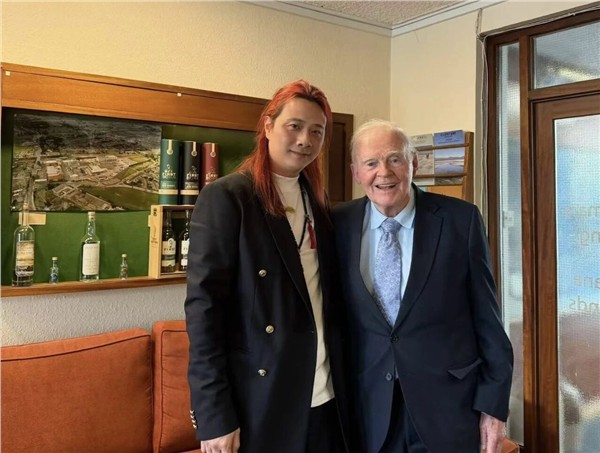 面朝大海，春暖花开——"爱尔兰威士忌之父"John Teeling专访