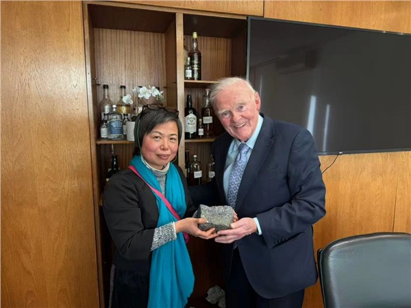 面朝大海，春暖花开——"爱尔兰威士忌之父"John Teeling专访