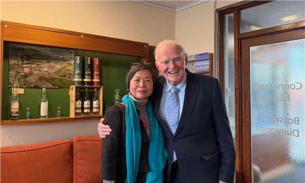 面朝大海，春暖花开——"爱尔兰威士忌之父"John Teeling专访