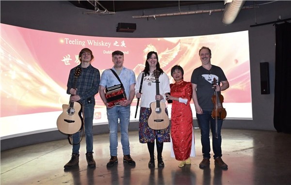 _IBK_10.jpg The Liberty Swifties 乐队震撼"世界因爱而生"全球春晚 Teeling Whisky之夜弦歌不辍,爱传全球