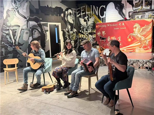 中国国际新闻杂志社爱尔兰分社社长、IIAB爱尔兰分社社長、著名侨领陈秋梅的「全球春晚」传奇