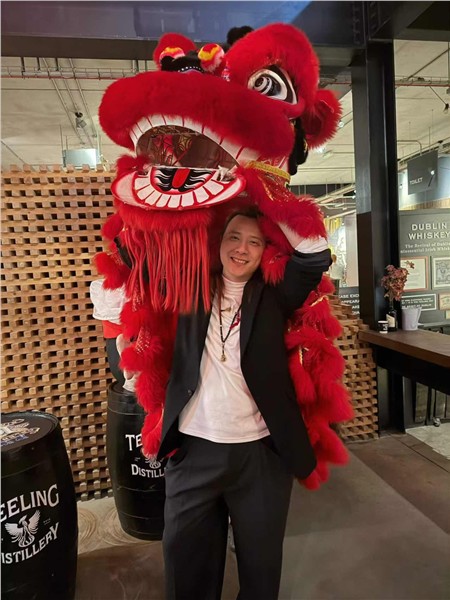 中国国际新闻杂志社爱尔兰分社社长、IIAB爱尔兰分社社長、著名侨领陈秋梅的「全球春晚」传奇