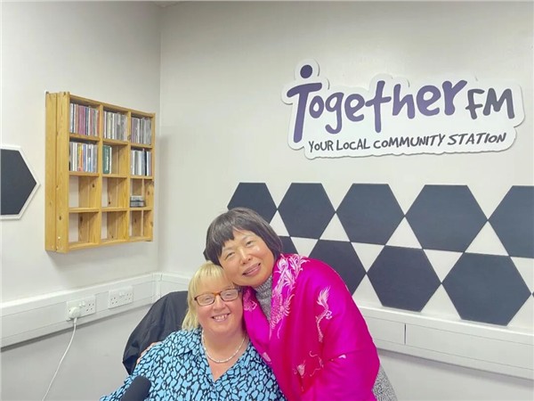 _IBK_2.jpg Together FM开创爱尔兰电台史上的中英双语先河|中国国际新闻杂志社爱尔兰分社社长陈秋梅接受访谈,我的心一半翡翠绿 一半中国红