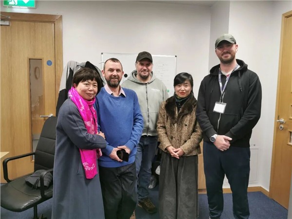 _IBK_12.jpg Together FM开创爱尔兰电台史上的中英双语先河|中国国际新闻杂志社爱尔兰分社社长陈秋梅接受访谈,我的心一半翡翠绿 一半中国红