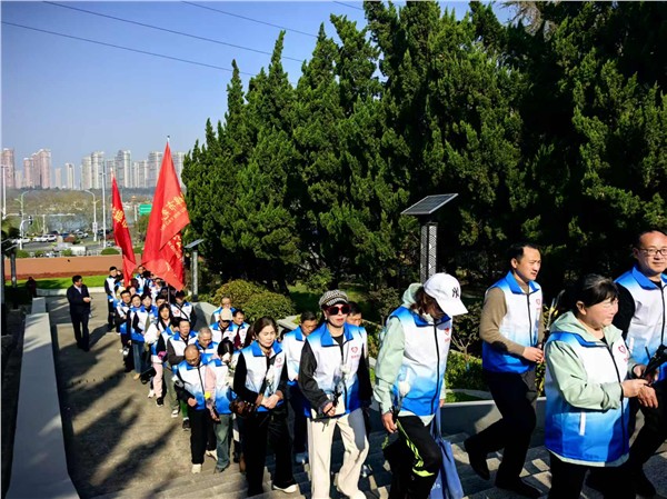 _IBK_8.jpg 缅怀先烈祭英魂 薪火相传践初心——蚌埠市心连心志愿者协会清明祭英烈