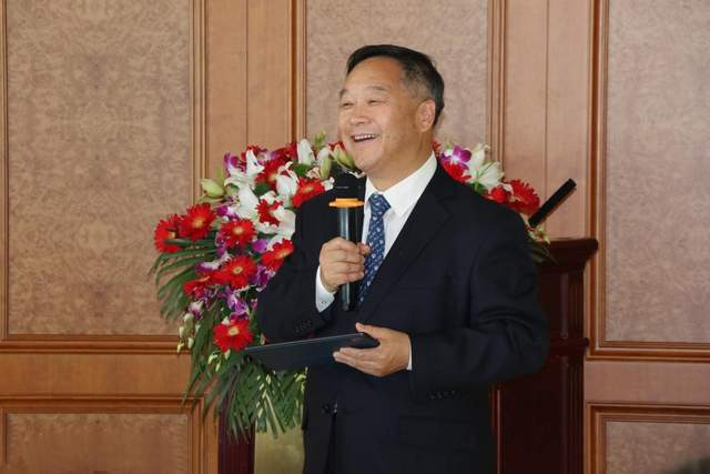 绿电破题冷链短板 南疆优质农产品搭上“保鲜快车”——新疆麦盖提沙戈荒特大型新能源基地项目推介会在京隆重举行