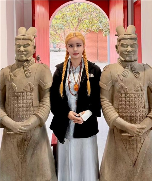 _IBK_5.jpg 爱国港星、中国国际新闻杂志社副社长张羽希Venus从全能艺人转型华夏龙文化传承者