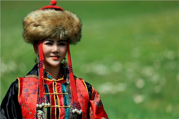 华语歌手格格担任贵州南将酒业集团有限公司宣传形象大使