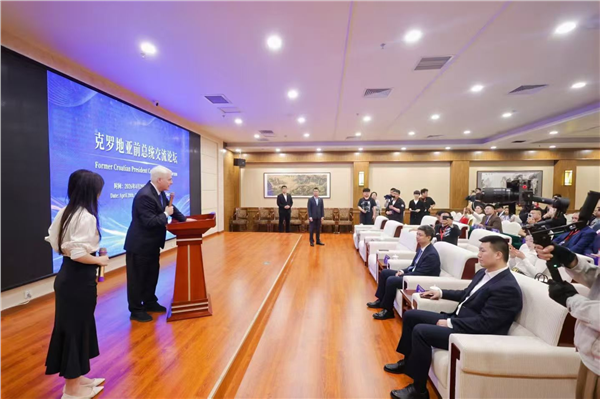 丝路环行会客厅北京总部负责人刘艳英会见克罗地亚前总统伊沃·约西波维奇 敲定海外商务考察计划