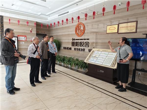 镜头记桑榆 调研惠养老——安阳市老干部大学摄影班走进金秋养老院开展调研采风活动