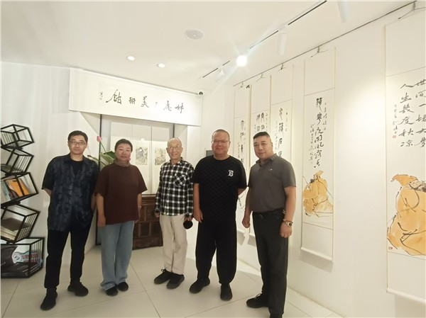 “精忠报国”之国家级书画艺术家王林、孙伟写意苏东坡主题书画全国巡展之弘扬林州“红旗渠精神”王孙组合画展在林州市石板岩的林虑山美术馆隆重开幕图3