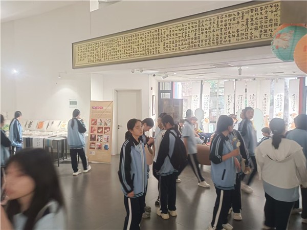 “精忠报国”之国家级书画艺术家王林、孙伟写意苏东坡主题书画全国巡展之弘扬林州“红旗渠精神”王孙组合画展在林州市石板岩的林虑山美术馆隆重开幕