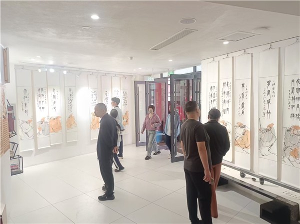 “精忠报国”之国家级书画艺术家王林、孙伟写意苏东坡主题书画全国巡展之弘扬林州“红旗渠精神”王孙组合画展在林州市石板岩的林虑山美术馆隆重开幕