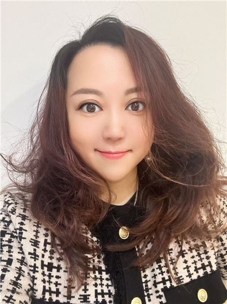 华裔艺术家王春竹《十二生肖》系列亮相首届爱尔兰-中国文化艺术节画展， 以混合媒介艺术架起中爱文化桥梁