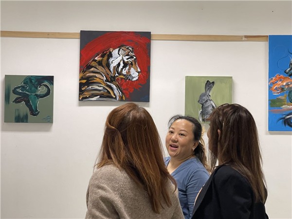 华裔艺术家王春竹《十二生肖》系列亮相首届爱尔兰-中国文化艺术节画展， 以混合媒介艺术架起中爱文化桥梁