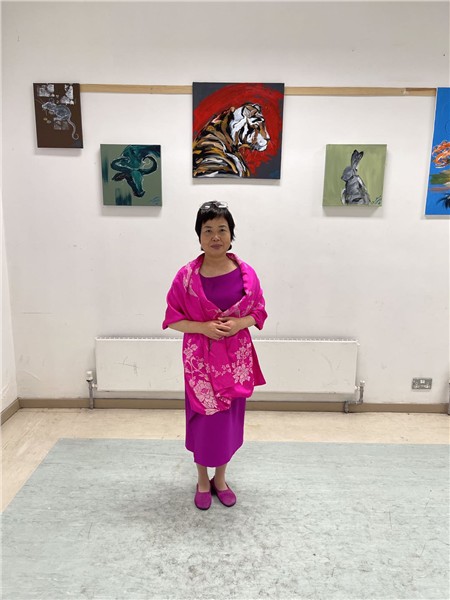华裔艺术家王春竹《十二生肖》系列亮相首届爱尔兰-中国文化艺术节画展， 以混合媒介艺术架起中爱文化桥梁