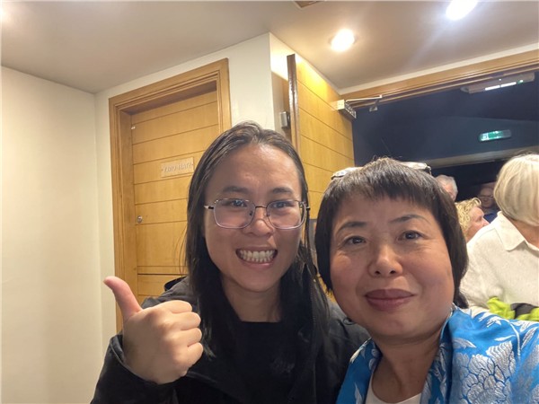 国庆夜，中国国际新闻杂志社爱尔兰分社社长陈秋梅——倾情助力爱尔兰国宝Jimmy&nbsp;MacCarthy&nbsp;重返巅峰