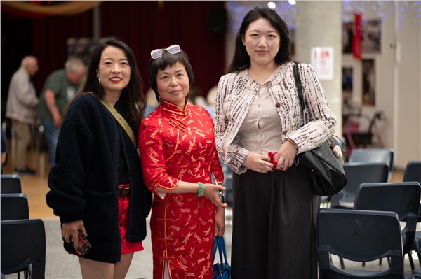 地标建筑红旗扬，三节同庆谱新篇：首届"爱尔兰-中国文化艺术节"圆满收官！