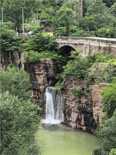 太行山林州高家台画家村写生基地与中国国际教育学院集团联合打造国际教育艺术研学景区