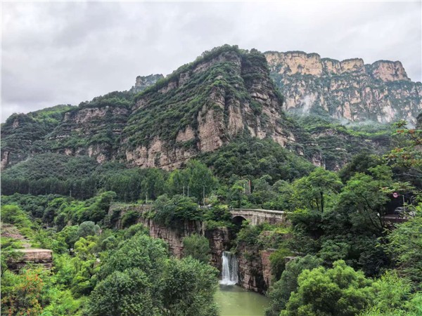 太行山林州高家台画家村写生基地与中国国际教育学院集团联合打造国际教育艺术研学景区